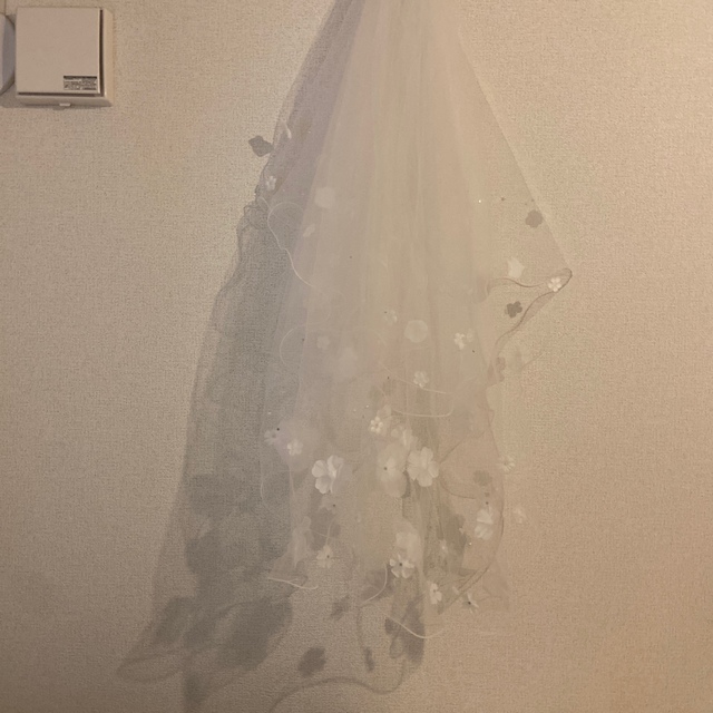 YUMI KATSURA(ユミカツラ)のウエディングベールとグローブのセット レディースのフォーマル/ドレス(ウェディングドレス)の商品写真