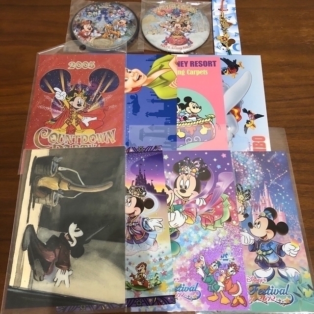 Disney(ディズニー)の【未使用】ディズニーシー 15周年 クリスマス 缶バッジ エンタメ/ホビーのアニメグッズ(バッジ/ピンバッジ)の商品写真