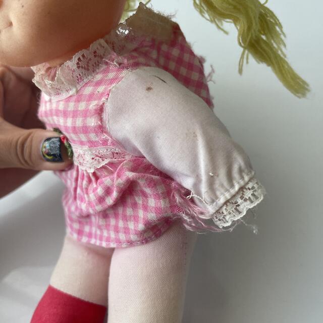 レア　レトロ　金髪の外国のお人形　チェックのピンクの服ハンドメイド
