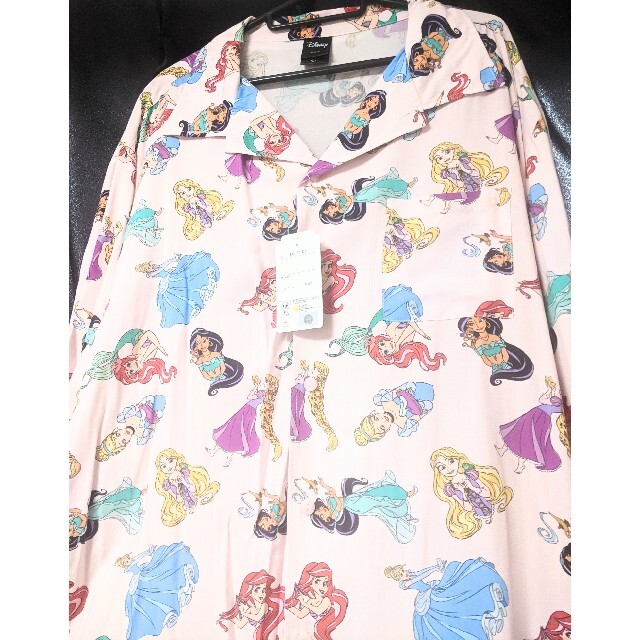 Disney(ディズニー)のDisney★プリンセス★柄シャツL レディースのトップス(シャツ/ブラウス(半袖/袖なし))の商品写真