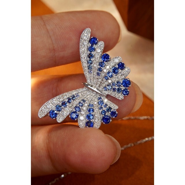 激安特価 蝶々モチーフ 天然ダイヤモンド付きサファイアペンダント