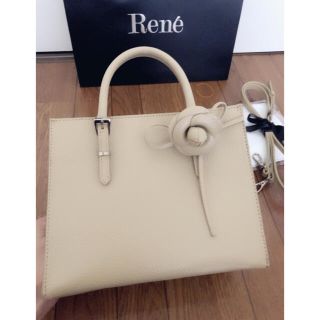 ルネ(René)のRene ♡カメリア付きミラバッグ　MILA Reneミニタオルハンカチ付き🍀(ショルダーバッグ)