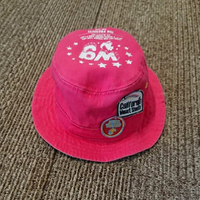 ピンクの帽子 48cm キッズ/ベビー/マタニティのこども用ファッション小物(帽子)の商品写真