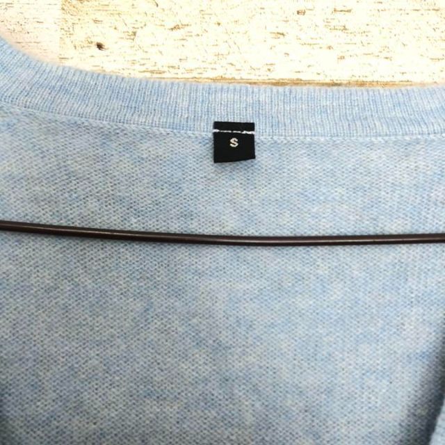 MUJI (無印良品)(ムジルシリョウヒン)のカシミヤ100% 無印良品　MUJI ニット　カーディガン　くすみブルー　水色 メンズのトップス(ニット/セーター)の商品写真