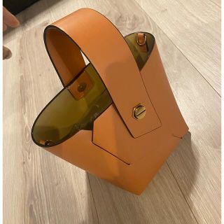 チャールズアンドキース(Charles and Keith)のCHARLES&KEITH チャールズアンドキース鞄　バケツバック(ハンドバッグ)