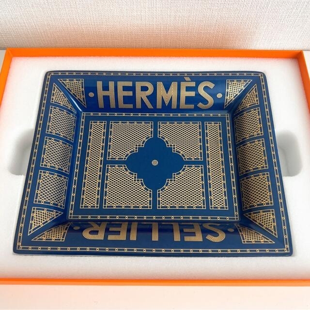 Hermes(エルメス)の【新品・未開封品】エルメス チェンジ・トレイ エルメス・セリエ 小物入れ 飾り皿 インテリア/住まい/日用品のインテリア小物(小物入れ)の商品写真