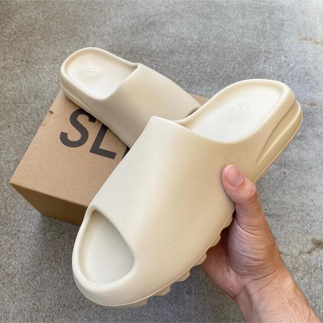 adidas(アディダス)のYEEZY SLIDE   BONE/BONE/BONE 27.5 新品 メンズの靴/シューズ(サンダル)の商品写真