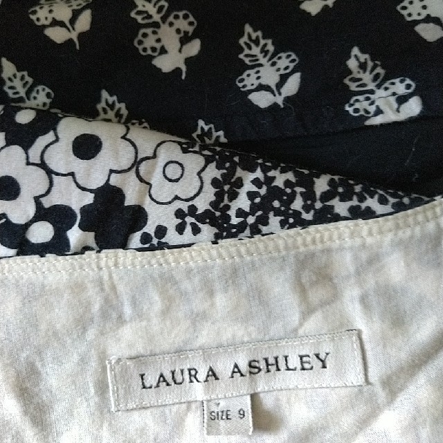 LAURA ASHLEY(ローラアシュレイ)のローラアシュレイワンピース レディースのワンピース(ロングワンピース/マキシワンピース)の商品写真