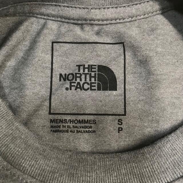 THE NORTH FACE(ザノースフェイス)の再値下げ、未使用THE NORTH FACE ロゴ T、グレー、JPN/M-L メンズのトップス(Tシャツ/カットソー(半袖/袖なし))の商品写真