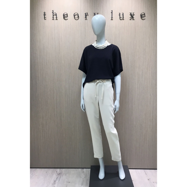 theory luxe ブラウス　ライトベージュ　38 （M）サイズ