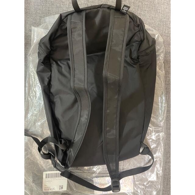 ARC'TERYX(アークテリクス)の新品未使用　リュック ARC'TERYX Heliad 15L Backpack メンズのバッグ(バッグパック/リュック)の商品写真