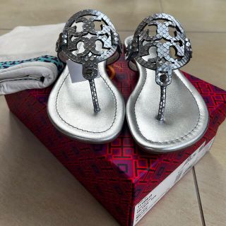 トリーバーチ(Tory Burch)の【週末限定お値下げ】【新品未使用　正規品】トリーバーチ　ミラーサンダル　(サンダル)