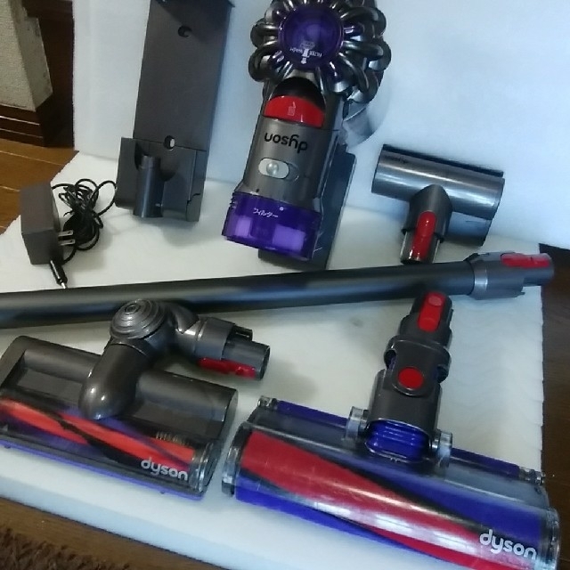 Dyson(ダイソン)のdyson v8 Fluffy SV10 + MH ショートパイプ スマホ/家電/カメラの生活家電(掃除機)の商品写真