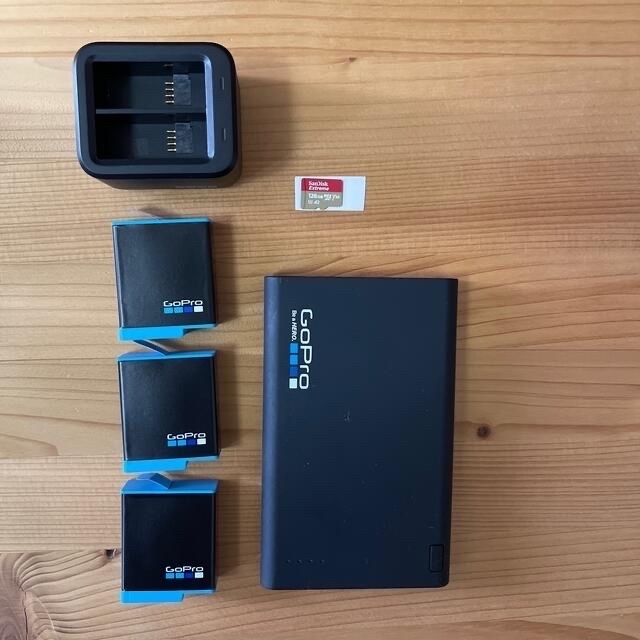 GoPro(ゴープロ)のGoPro HERO9 Black バッテリ3maxレンズメディアモジュラー　 スマホ/家電/カメラのカメラ(コンパクトデジタルカメラ)の商品写真