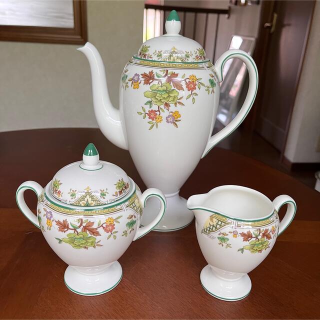 WEDGWOOD(ウェッジウッド)の【希少品】ウェッジウッド★タマリスク★珈琲ポット　セット インテリア/住まい/日用品のキッチン/食器(食器)の商品写真