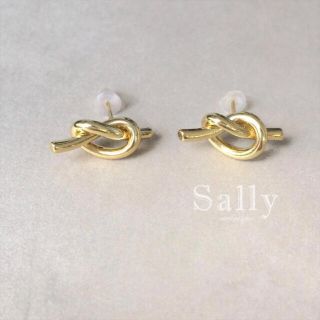 プラージュ(Plage)のsale【ゴールド】mini ノットスタッド　ピアス(ピアス)