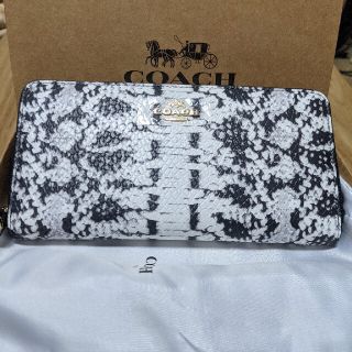 コーチ(COACH)のCOACH  長財布　ラウンドファスナー　白と黒(財布)