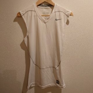 ナイキ(NIKE)のナイキプロ　コンプレッション　ノースリーブ(トレーニング用品)