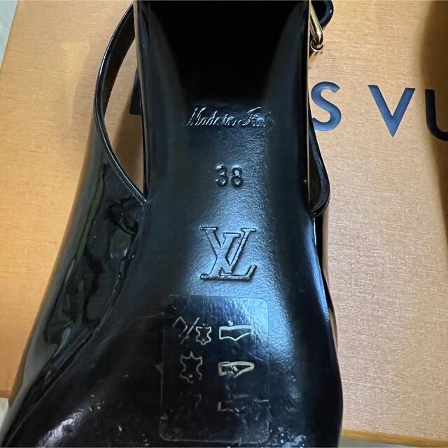 LOUIS VUITTON(ルイヴィトン)の【専用です】ルイ・ヴィトン　マドレーヌ・ライン パンプス　黒　38 レディースの靴/シューズ(ハイヒール/パンプス)の商品写真
