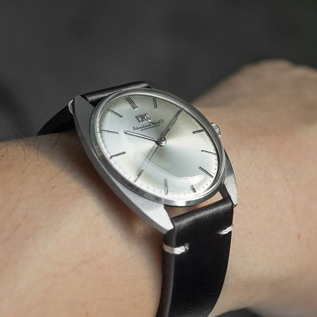 IWC(インターナショナルウォッチカンパニー)の(477) 稼働美品 IWC 手巻き Wロゴ文字盤 1972年製 日差10秒 メンズの時計(腕時計(アナログ))の商品写真