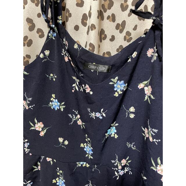 Avail(アベイル)の花柄紺色オーバーオール オールインワンMサイズ レディースのパンツ(サロペット/オーバーオール)の商品写真