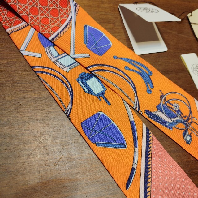 HERMES エルメス ツイリー 新古品 カバンに1度使用のみ! HERMES エルメス ツイリー 新古品 カバンに1度使用のみ!