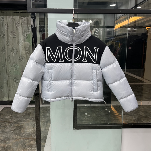 ダウンジャケット Premium Line MONCLER Gersショート