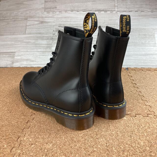 Dr.Martens(ドクターマーチン)のドクターマーチン ブーツ 8ホール ブラック 黒 くろ UK5 レディースの靴/シューズ(ブーツ)の商品写真