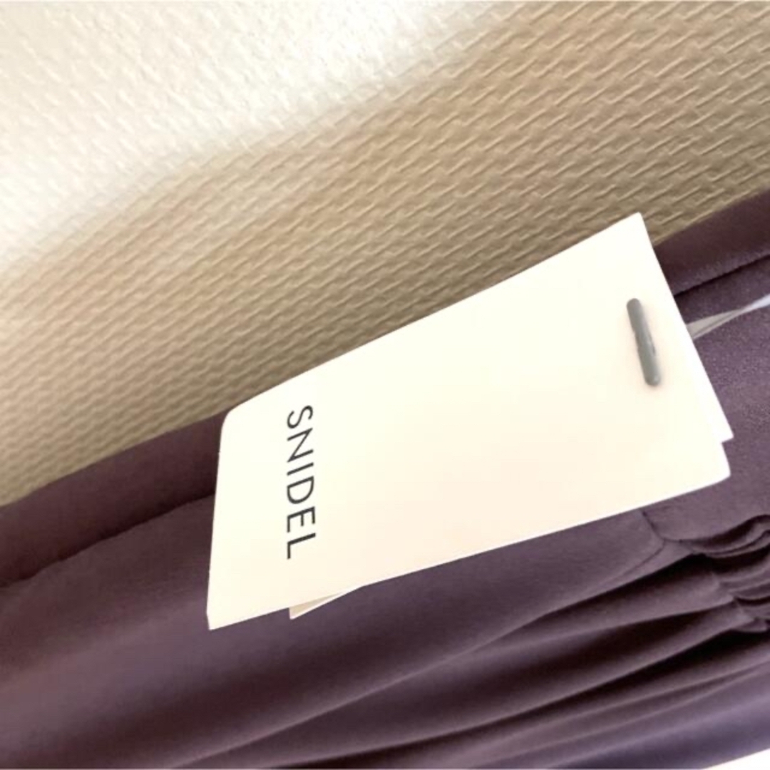 SNIDEL(スナイデル)の【新品タグ付き】snidel ハイウエストヘムフレアスカート レディースのスカート(ロングスカート)の商品写真