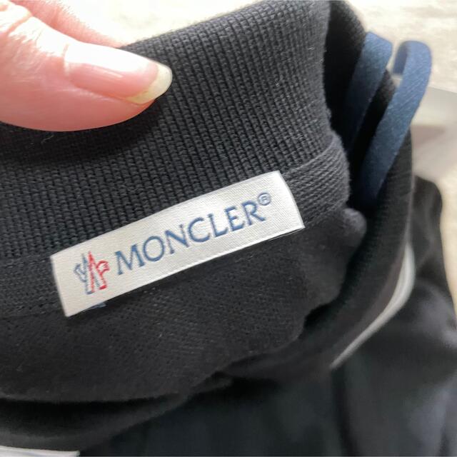 MONCLER(モンクレール)の新品　モンクレール　ポロシャツ レディース　ブラック レディースのトップス(ポロシャツ)の商品写真