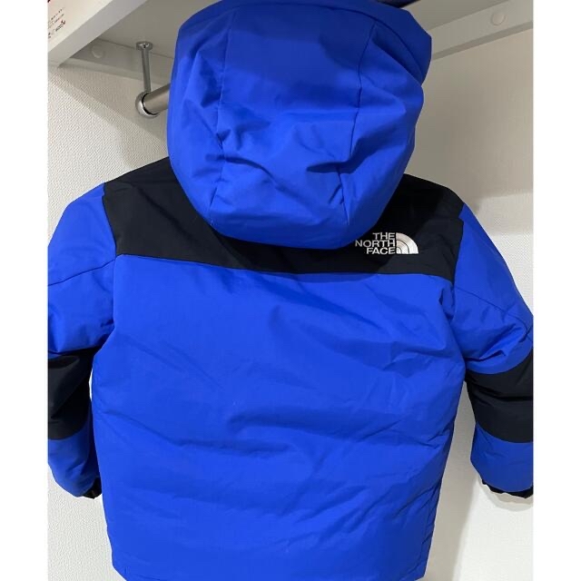 THE NORTH FACE(ザノースフェイス)のバルトロライトジャケット　キッズ　100 ブルー　 キッズ/ベビー/マタニティのキッズ服男の子用(90cm~)(ジャケット/上着)の商品写真