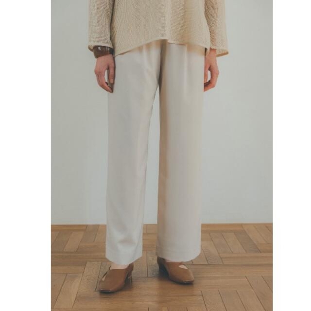 CLANE(クラネ)のCLANE ベーシックタックパンツ BASIC TUCK PANTS レディースのパンツ(カジュアルパンツ)の商品写真