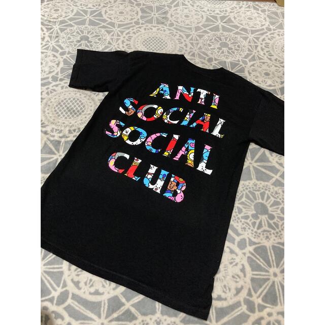 ANTI SOCIAL SOCIAL CLUB(アンチソーシャルソーシャルクラブ)のANTI SOCIAL SOCIAL CLUB BT21 黒半袖 Tシャツ メンズのトップス(Tシャツ/カットソー(半袖/袖なし))の商品写真