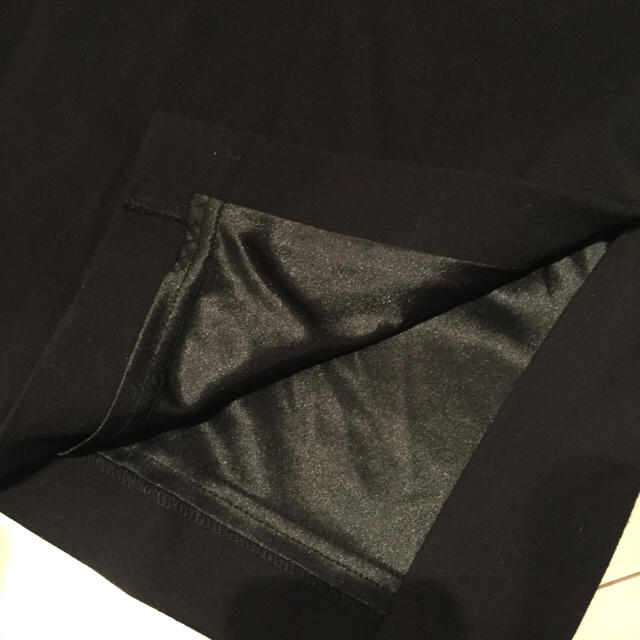 Andemiu(アンデミュウ)の2016年秋冬 サイドスリットスカート黒 レディースのスカート(ロングスカート)の商品写真