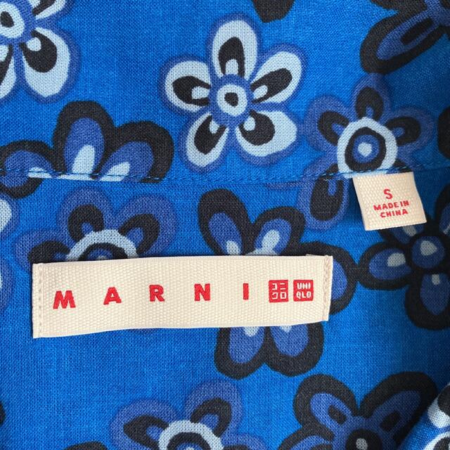 Marni(マルニ)のユニクロUNIQLO×マルニMARNI 花柄異素材プリーツシャツワンピースブルー レディースのワンピース(ひざ丈ワンピース)の商品写真