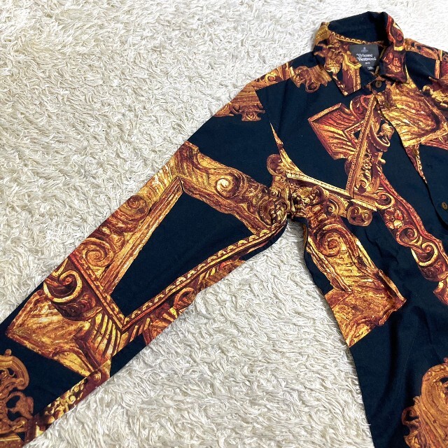 Vivienne Westwood(ヴィヴィアンウエストウッド)の【美品】ヴィヴィアンウエストウッドマン Vivienne 柄シャツ　長袖　メンズ メンズのトップス(シャツ)の商品写真