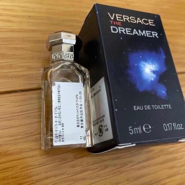 VERSACE(ヴェルサーチ)のVERSACE ドリーマー　オーデトワレ　5ml コスメ/美容の香水(ユニセックス)の商品写真
