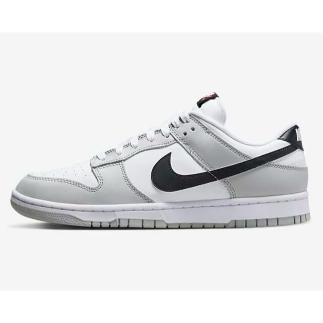 NIKE(ナイキ)のNIKE DUNK LOW レトロ ダンク grey fog crimson メンズの靴/シューズ(スニーカー)の商品写真