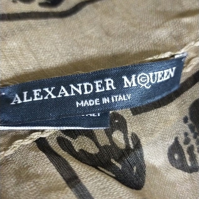 Alexander McQueen(アレキサンダーマックイーン)のアレキサンダーマックイーン　大判スカーフ　極美品 レディースのファッション小物(バンダナ/スカーフ)の商品写真