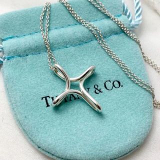 Tiffany infinity cross オープンクロスネックレス