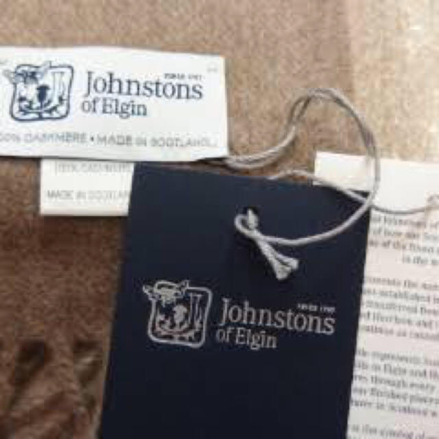 Johnstons(ジョンストンズ)の新品未使用⭐️ジョンストンズ カシミアストール otter オッター ドゥーズィ レディースのファッション小物(ストール/パシュミナ)の商品写真