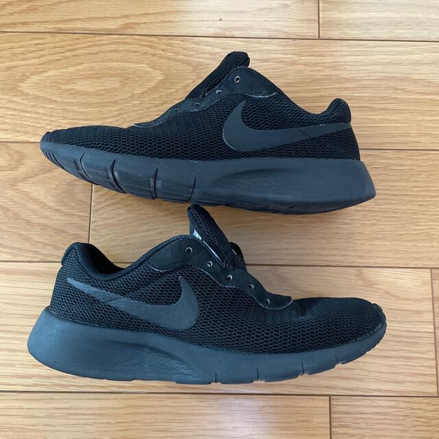 NIKE(ナイキ)のNIKE  キッズスニーカー　黒　23cm キッズ/ベビー/マタニティのキッズ靴/シューズ(15cm~)(サンダル)の商品写真