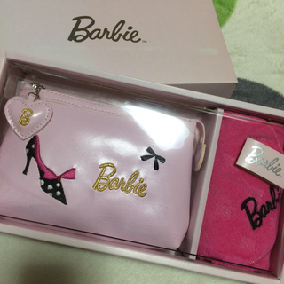 バービー(Barbie)のBarbie ポーチ＆タオルセット 新品(セット/コーデ)