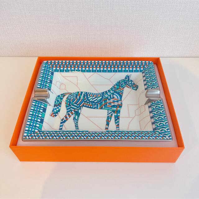 Hermes(エルメス)の【新品・未開封品】エルメス アッシュトレイ シュヴァルデコ 皿 灰皿 馬 馬柄  インテリア/住まい/日用品のインテリア小物(灰皿)の商品写真