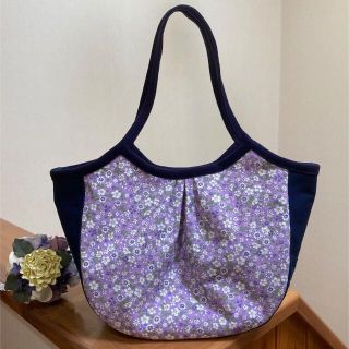 ＊小花柄(ラベンダー色系)♪ハンドメイドバッグ☆☆グラニーバッグ Lサイズ(バッグ)