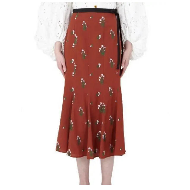 mame(マメ)の◉mame kurogouchiマメクロゴウチ/花柄刺繍マーメイドスカート◉ レディースのスカート(ロングスカート)の商品写真