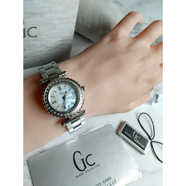 Gc 美品シェルダイヤベゼル クォーツ  Mini Chic Precious レディースのファッション小物(腕時計)の商品写真