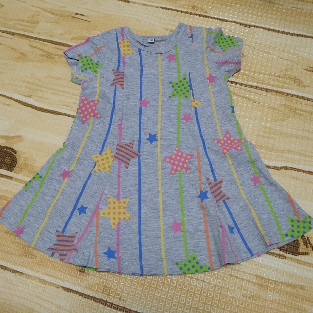 西松屋(ニシマツヤ)の【新品】90 ワンピース キッズ/ベビー/マタニティのキッズ服女の子用(90cm~)(ワンピース)の商品写真