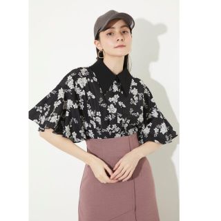 リエンダ(rienda)の花柄シャツ(シャツ/ブラウス(半袖/袖なし))