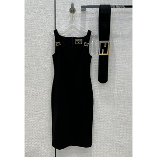 フェンディ ドレスの通販 200点以上 | FENDIを買うならラクマ